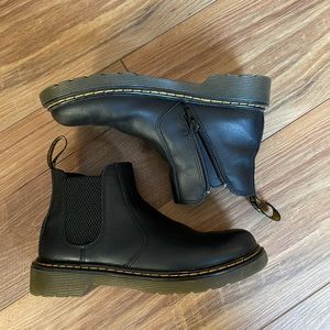 Dr Martens size3 Chelsea boot. Black. Kids. Classic